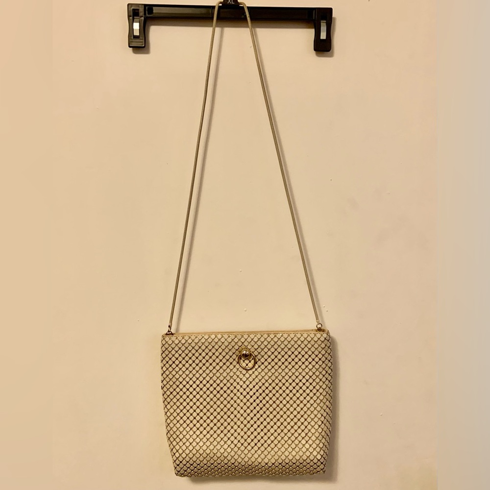 Vintage La Regale Cream Interlocking Beaded Crossbody Glamour Evening Party Bag